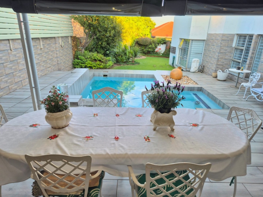 4 Bedroom Property for Sale in Eldoraigne Gauteng