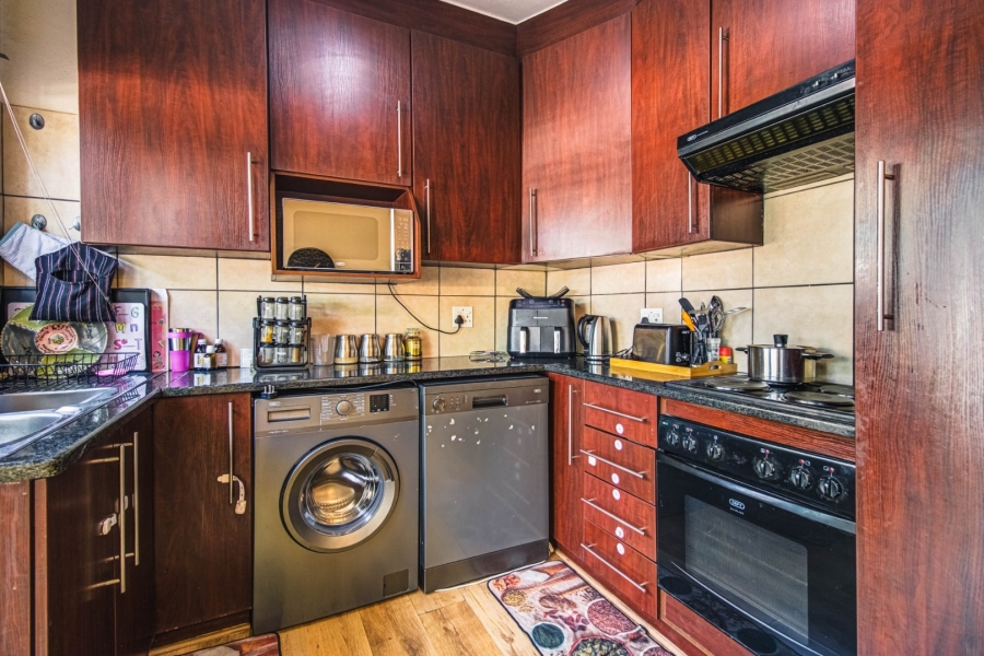 2 Bedroom Property for Sale in Rhodesfield Gauteng