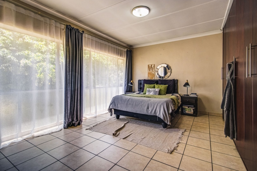 2 Bedroom Property for Sale in Rhodesfield Gauteng