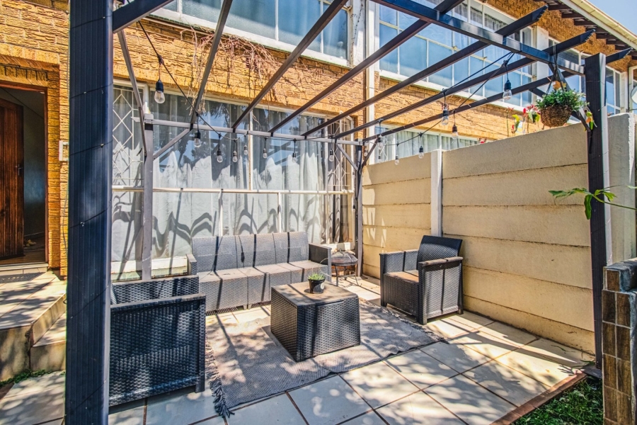 2 Bedroom Property for Sale in Rhodesfield Gauteng