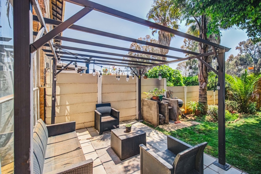 2 Bedroom Property for Sale in Rhodesfield Gauteng