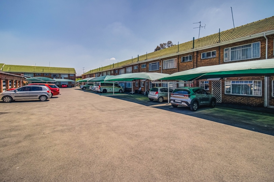 2 Bedroom Property for Sale in Rhodesfield Gauteng