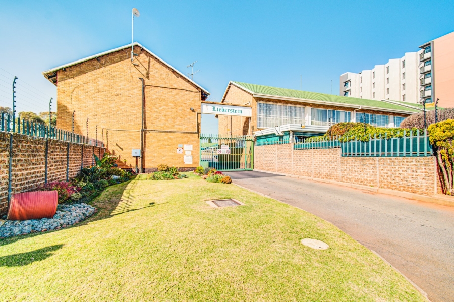 2 Bedroom Property for Sale in Rhodesfield Gauteng