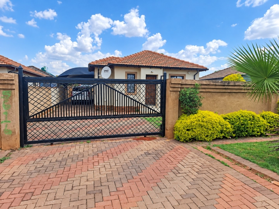 To Let 3 Bedroom Property for Rent in The Orchards Gauteng