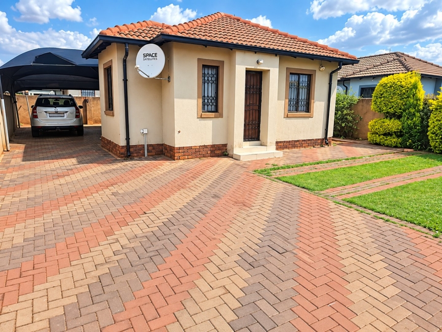 To Let 3 Bedroom Property for Rent in The Orchards Gauteng
