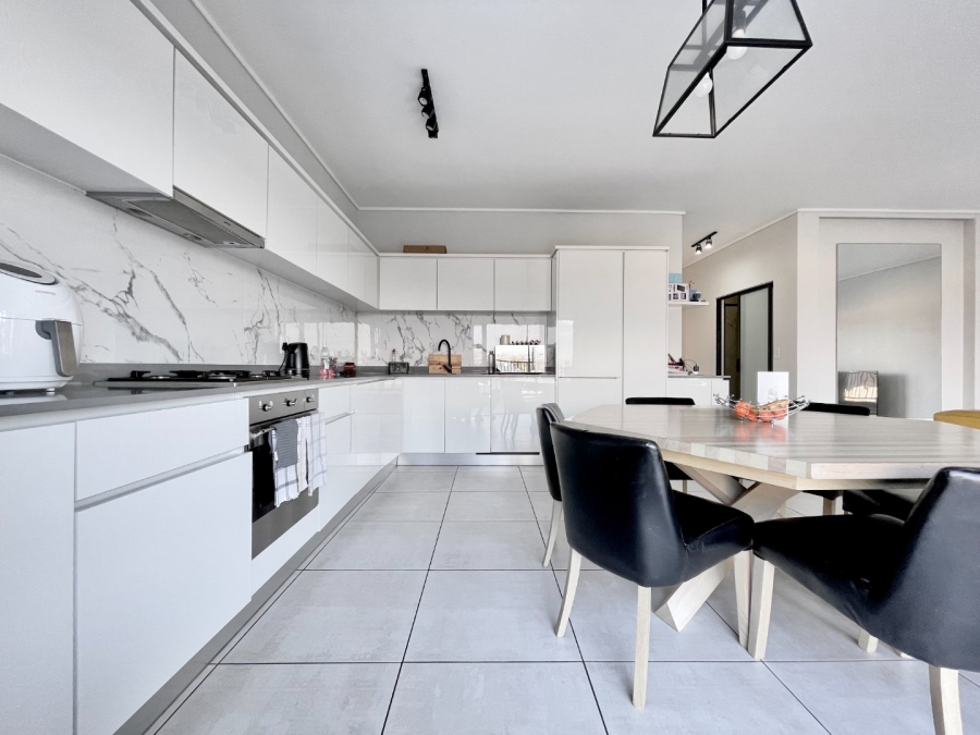 To Let 2 Bedroom Property for Rent in The Polofields Gauteng