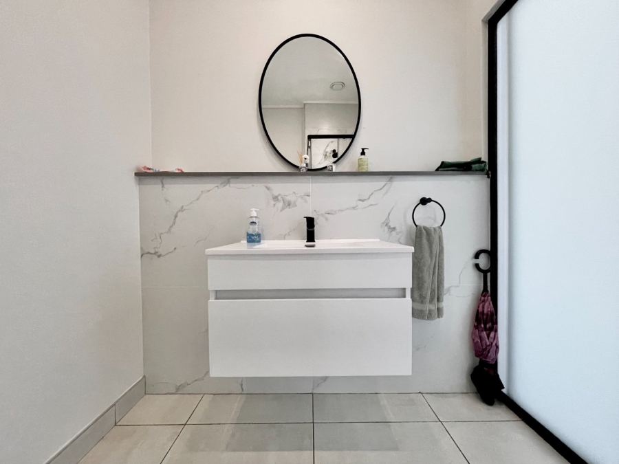 To Let 2 Bedroom Property for Rent in The Polofields Gauteng