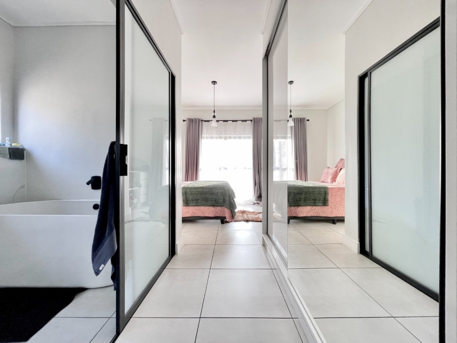 To Let 2 Bedroom Property for Rent in The Polofields Gauteng
