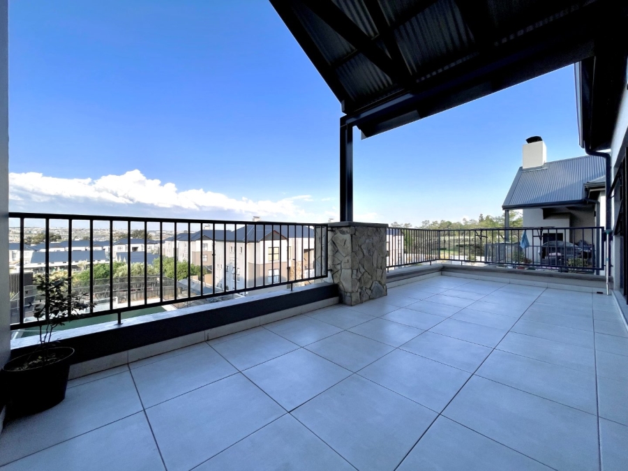 To Let 2 Bedroom Property for Rent in The Polofields Gauteng