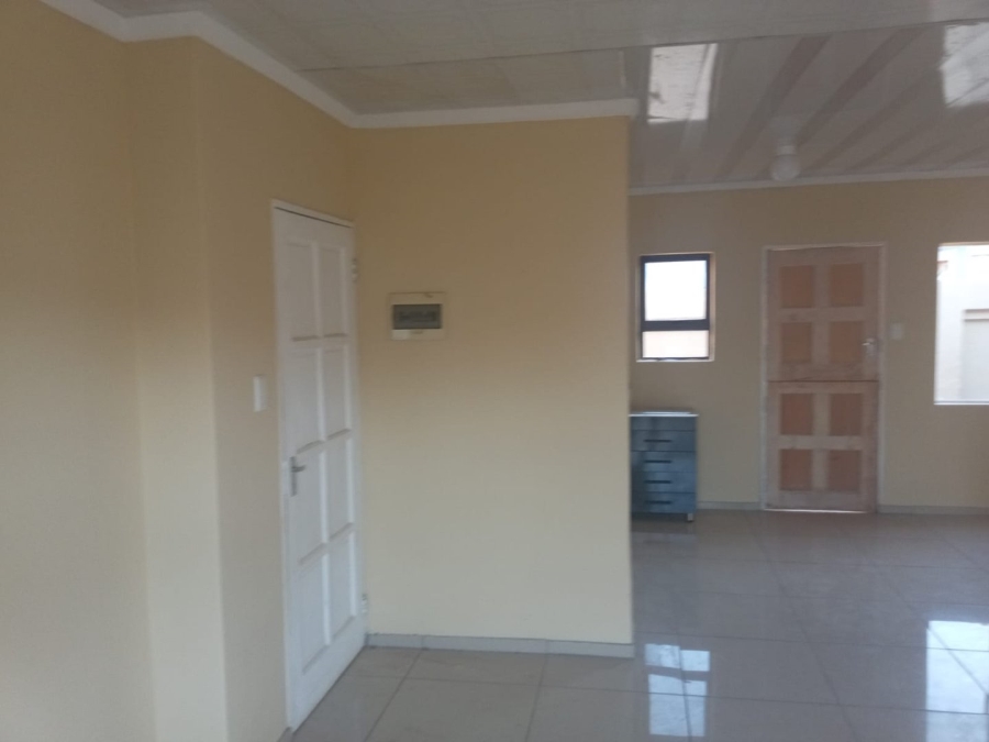 2 Bedroom Property for Sale in Rosslyn Gauteng