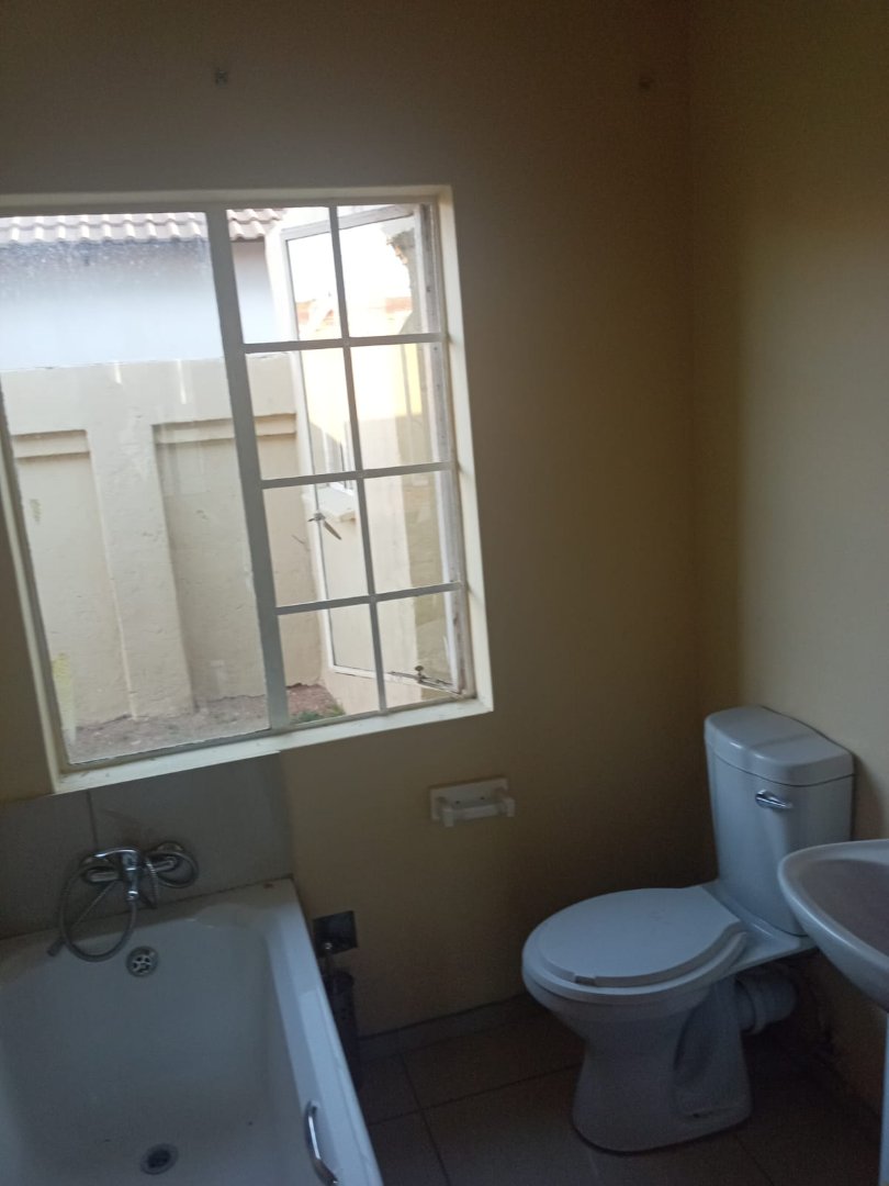2 Bedroom Property for Sale in Rosslyn Gauteng