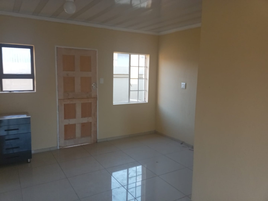 2 Bedroom Property for Sale in Rosslyn Gauteng