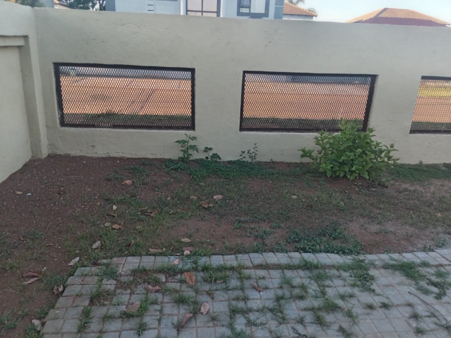 2 Bedroom Property for Sale in Rosslyn Gauteng