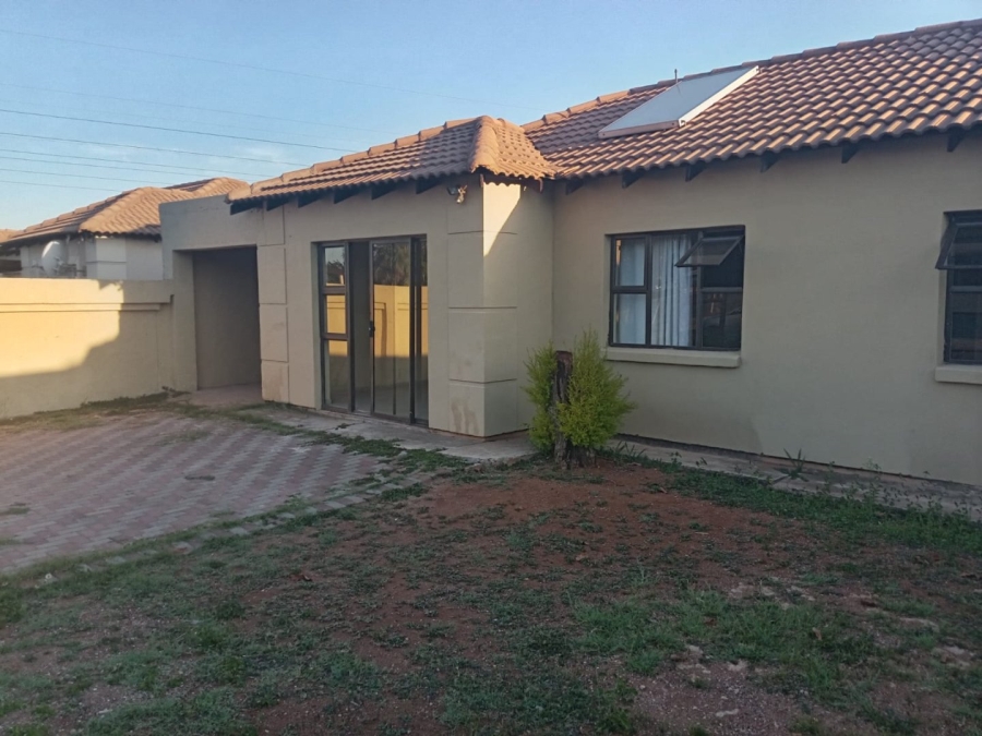 2 Bedroom Property for Sale in Rosslyn Gauteng