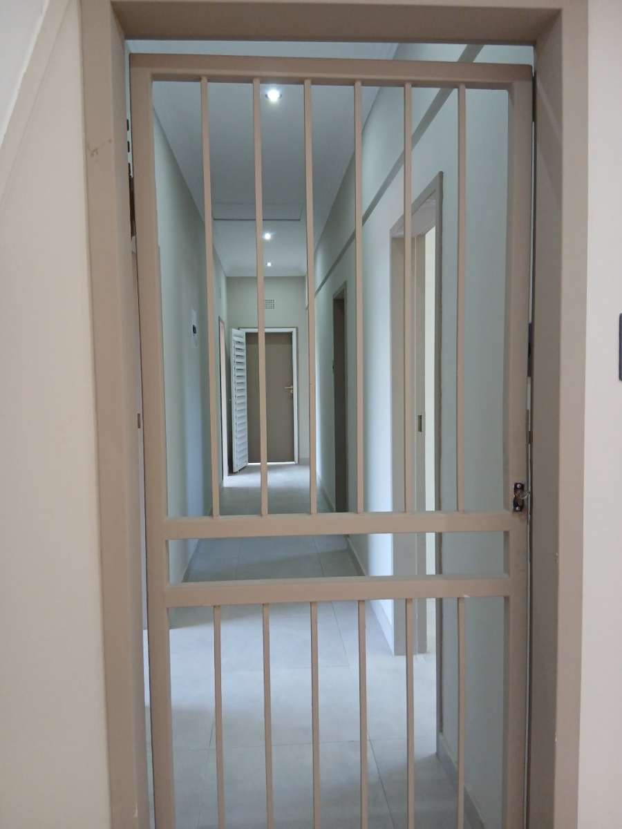 To Let 4 Bedroom Property for Rent in Houghton Estate Gauteng