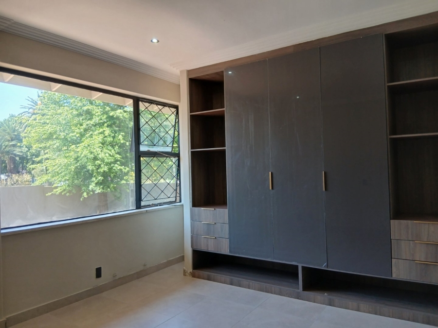 To Let 4 Bedroom Property for Rent in Houghton Estate Gauteng