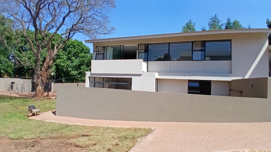 To Let 4 Bedroom Property for Rent in Houghton Estate Gauteng