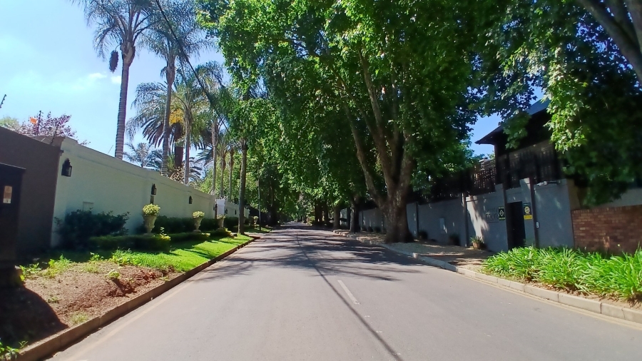 To Let 4 Bedroom Property for Rent in Houghton Estate Gauteng