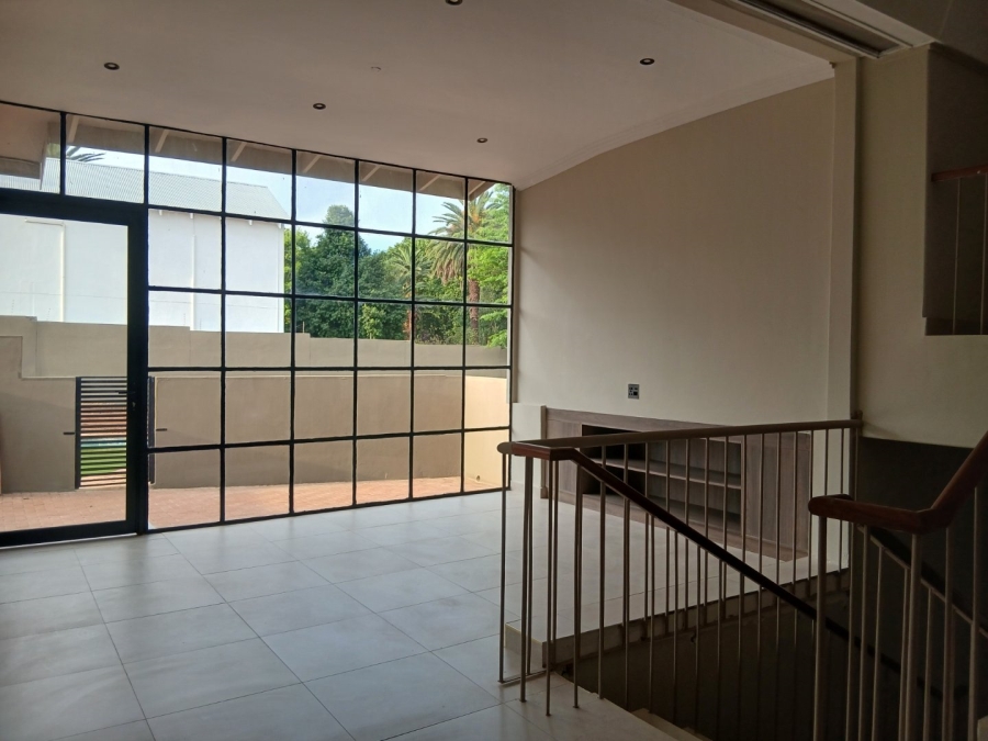 To Let 4 Bedroom Property for Rent in Houghton Estate Gauteng