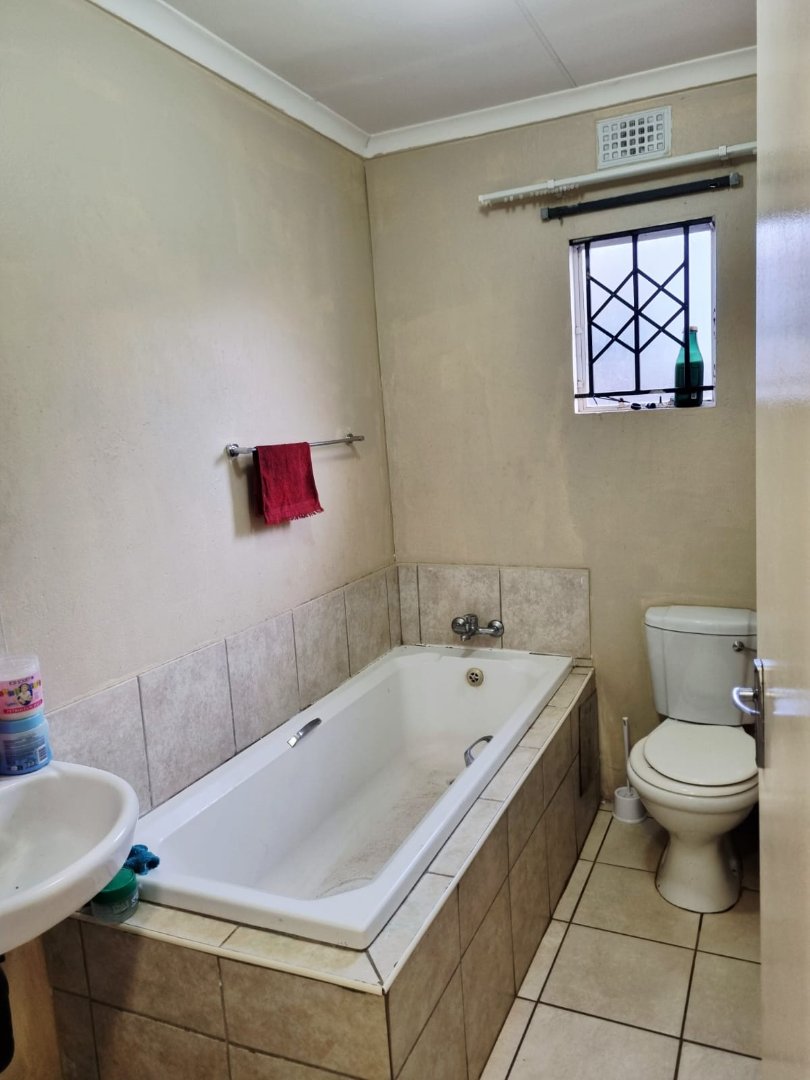3 Bedroom Property for Sale in Windmill Park Gauteng