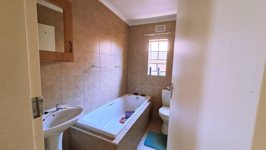 3 Bedroom Property for Sale in Thatch Hill Estate Gauteng