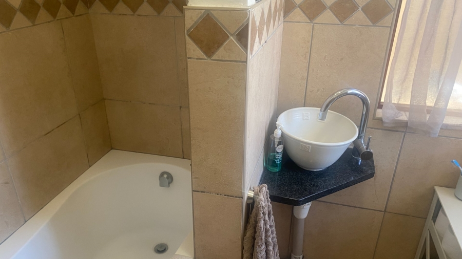 1 Bedroom Property for Sale in Riviera Gauteng