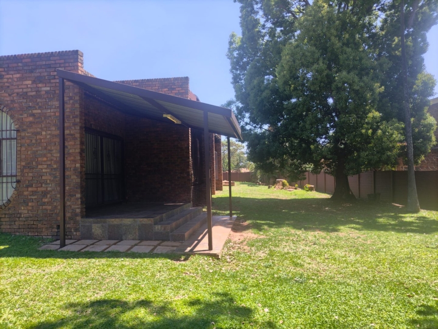 4 Bedroom Property for Sale in Theresa Park Gauteng