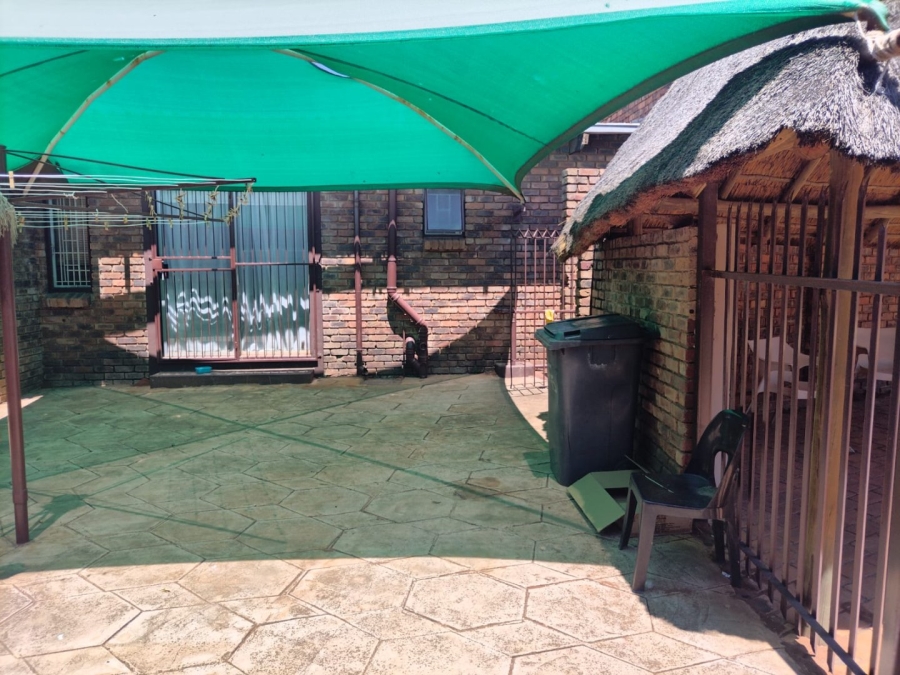 4 Bedroom Property for Sale in Theresa Park Gauteng