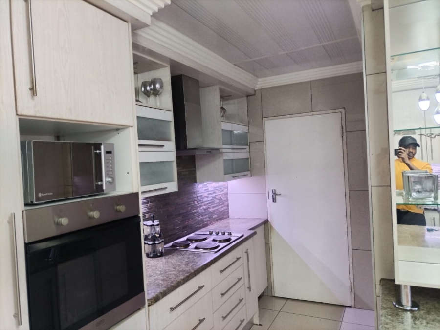 4 Bedroom Property for Sale in Theresa Park Gauteng