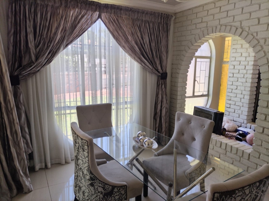 4 Bedroom Property for Sale in Theresa Park Gauteng