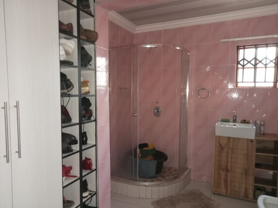 4 Bedroom Property for Sale in Soshanguve HH Gauteng