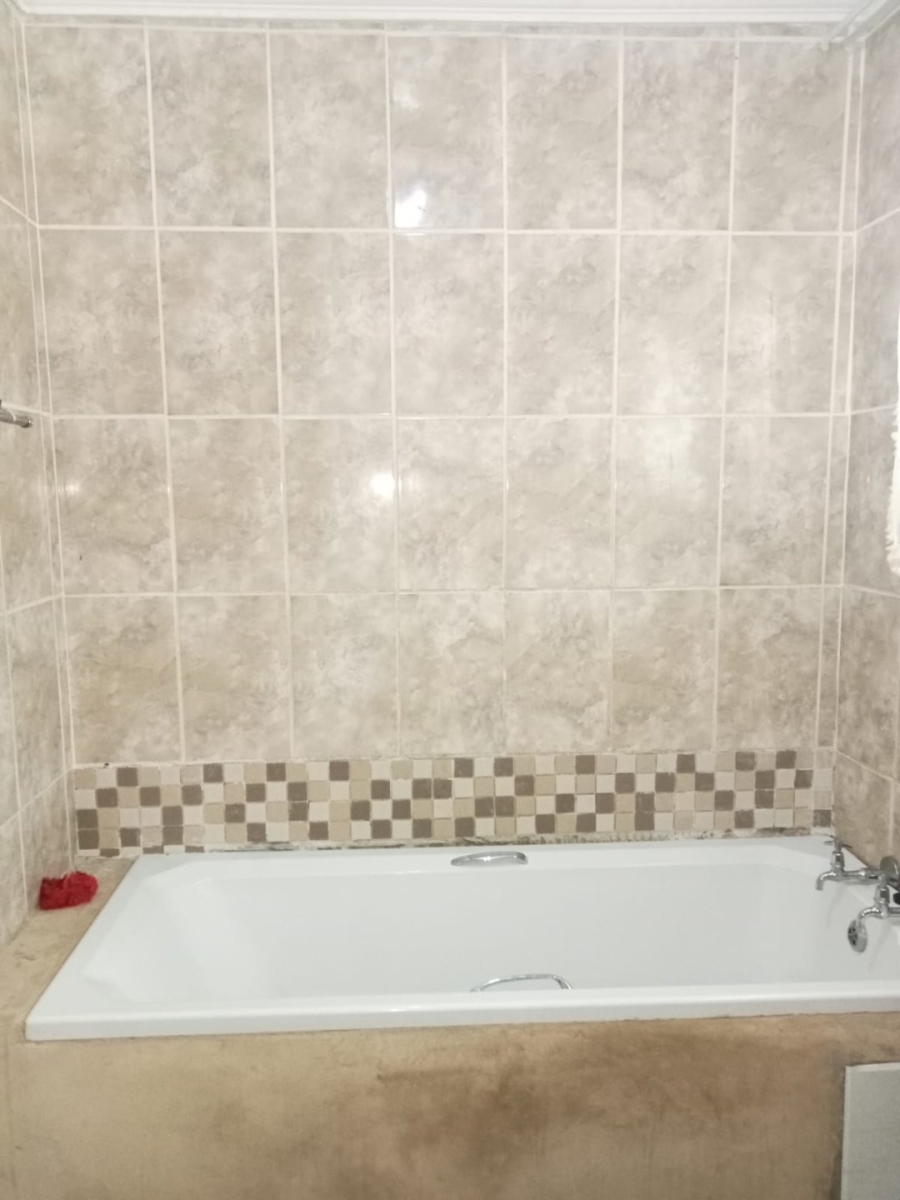 4 Bedroom Property for Sale in Soshanguve HH Gauteng