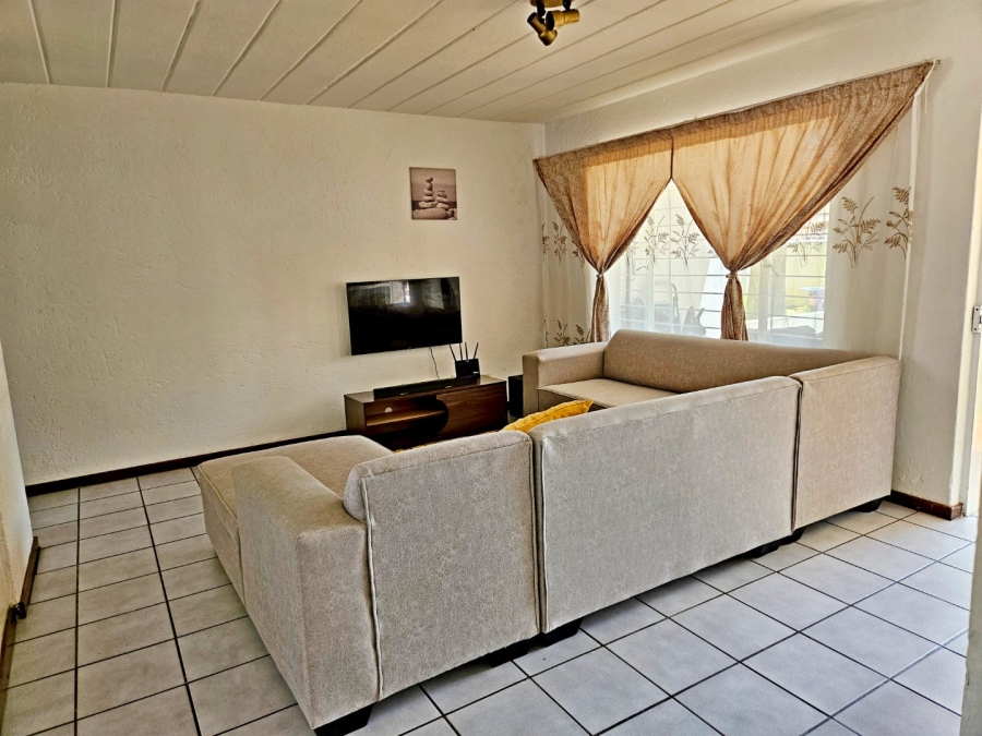 2 Bedroom Property for Sale in Glen Marais Gauteng