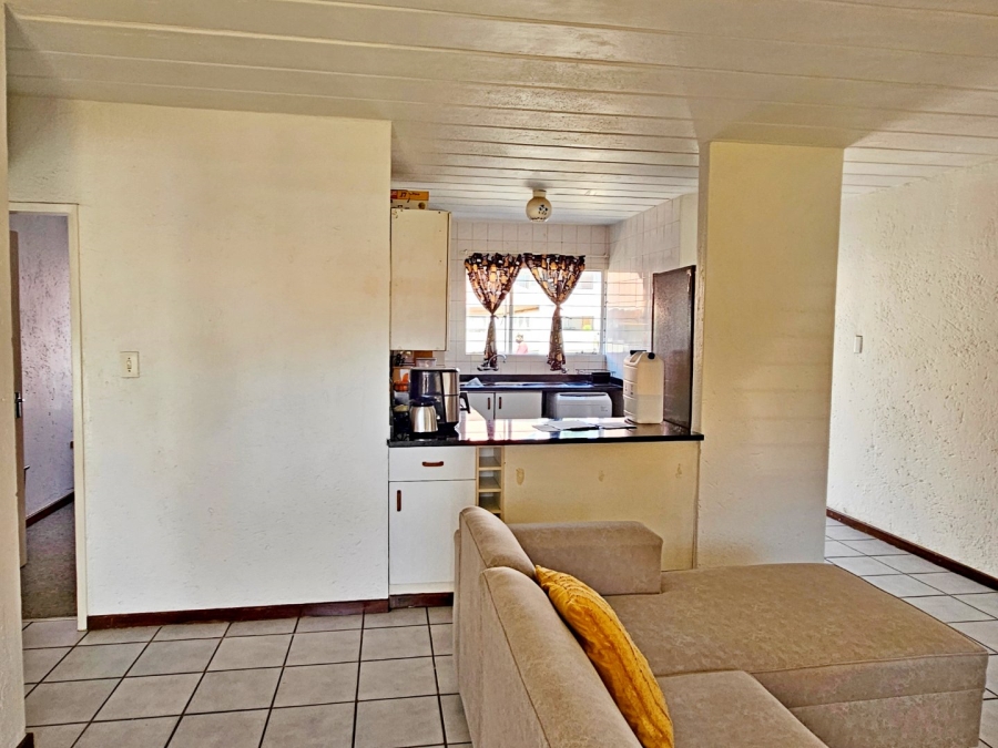 2 Bedroom Property for Sale in Glen Marais Gauteng