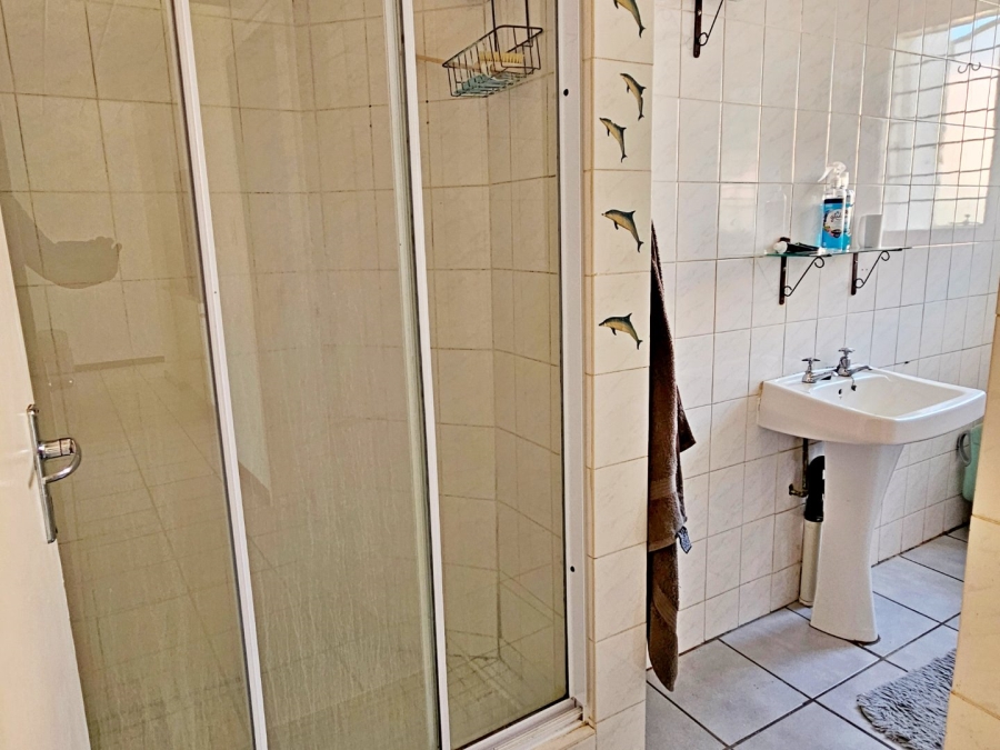 2 Bedroom Property for Sale in Glen Marais Gauteng