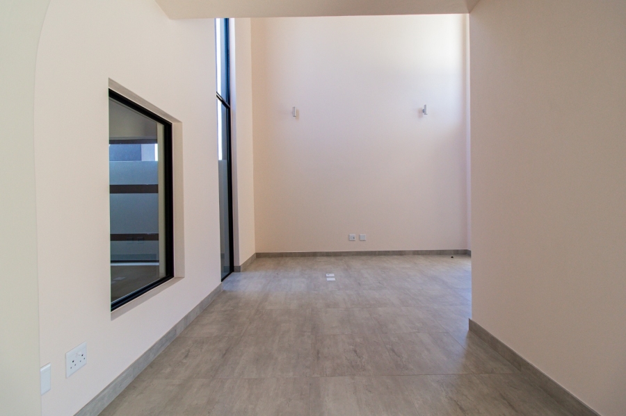 To Let Commercial Property for Rent in Brackenhurst Gauteng