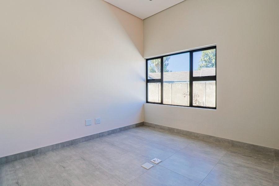 To Let Commercial Property for Rent in Brackenhurst Gauteng