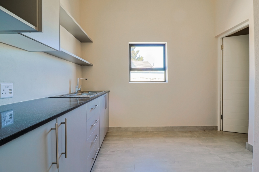 To Let Commercial Property for Rent in Brackenhurst Gauteng