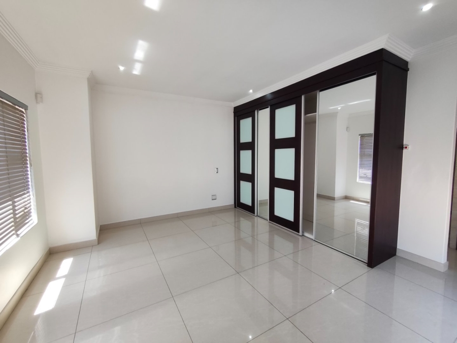 To Let 4 Bedroom Property for Rent in Bryanston Gauteng