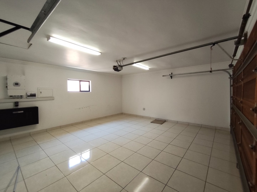 To Let 4 Bedroom Property for Rent in Bryanston Gauteng