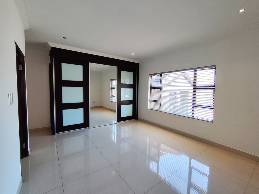 To Let 4 Bedroom Property for Rent in Bryanston Gauteng