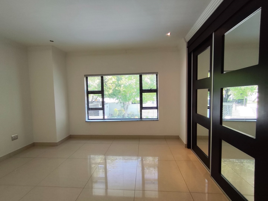 To Let 4 Bedroom Property for Rent in Bryanston Gauteng