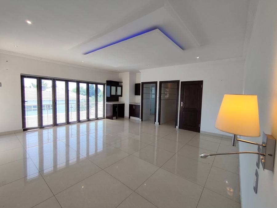 To Let 4 Bedroom Property for Rent in Bryanston Gauteng