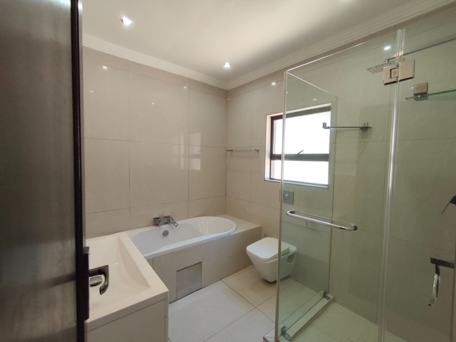 To Let 4 Bedroom Property for Rent in Bryanston Gauteng