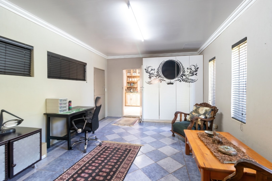 7 Bedroom Property for Sale in Ninapark Gauteng