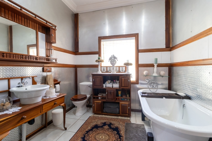 7 Bedroom Property for Sale in Ninapark Gauteng