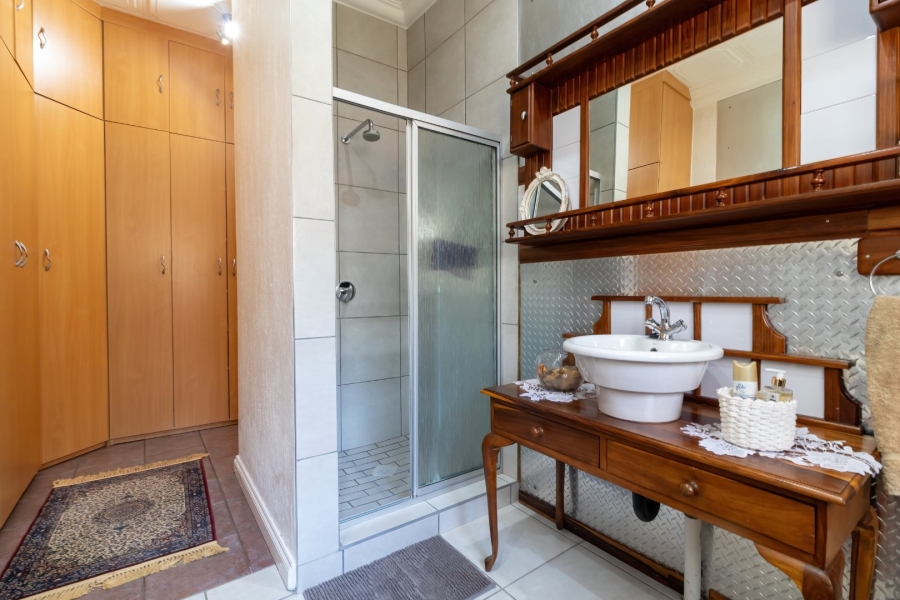 7 Bedroom Property for Sale in Ninapark Gauteng