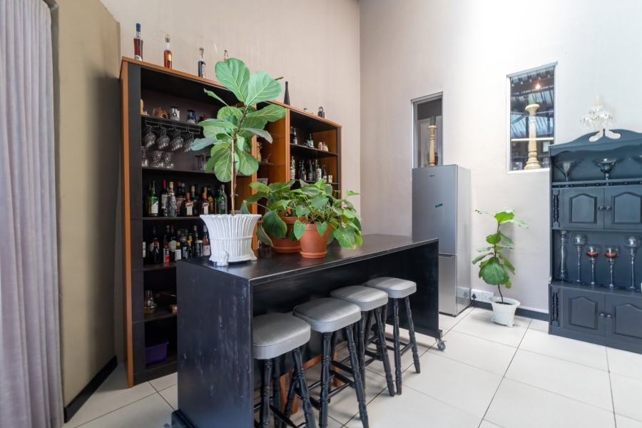 7 Bedroom Property for Sale in Ninapark Gauteng