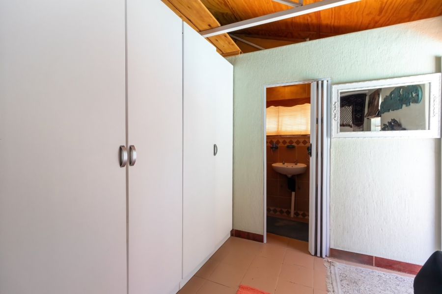 7 Bedroom Property for Sale in Ninapark Gauteng