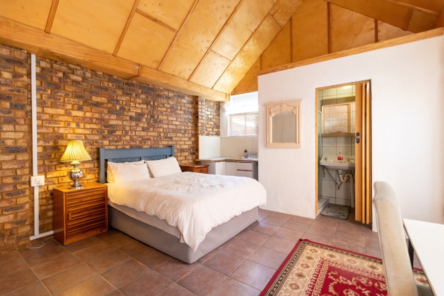 7 Bedroom Property for Sale in Ninapark Gauteng